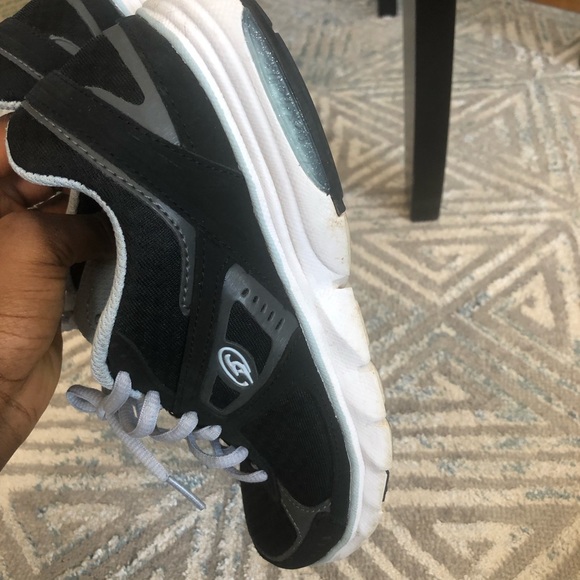 Sneakers - Picture 6 of 8